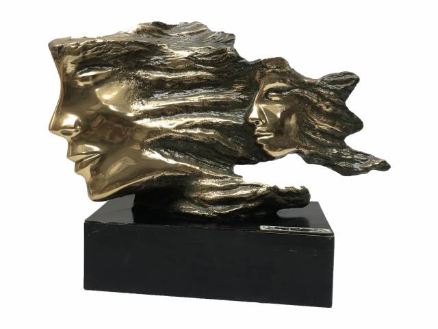 Odette Eid escultura em bronze 33 x 19 x 11 cm "Voando em Pensamentos" assinada e datada 1986 com certificado de autenticidade da Skultura Galeria de Arte